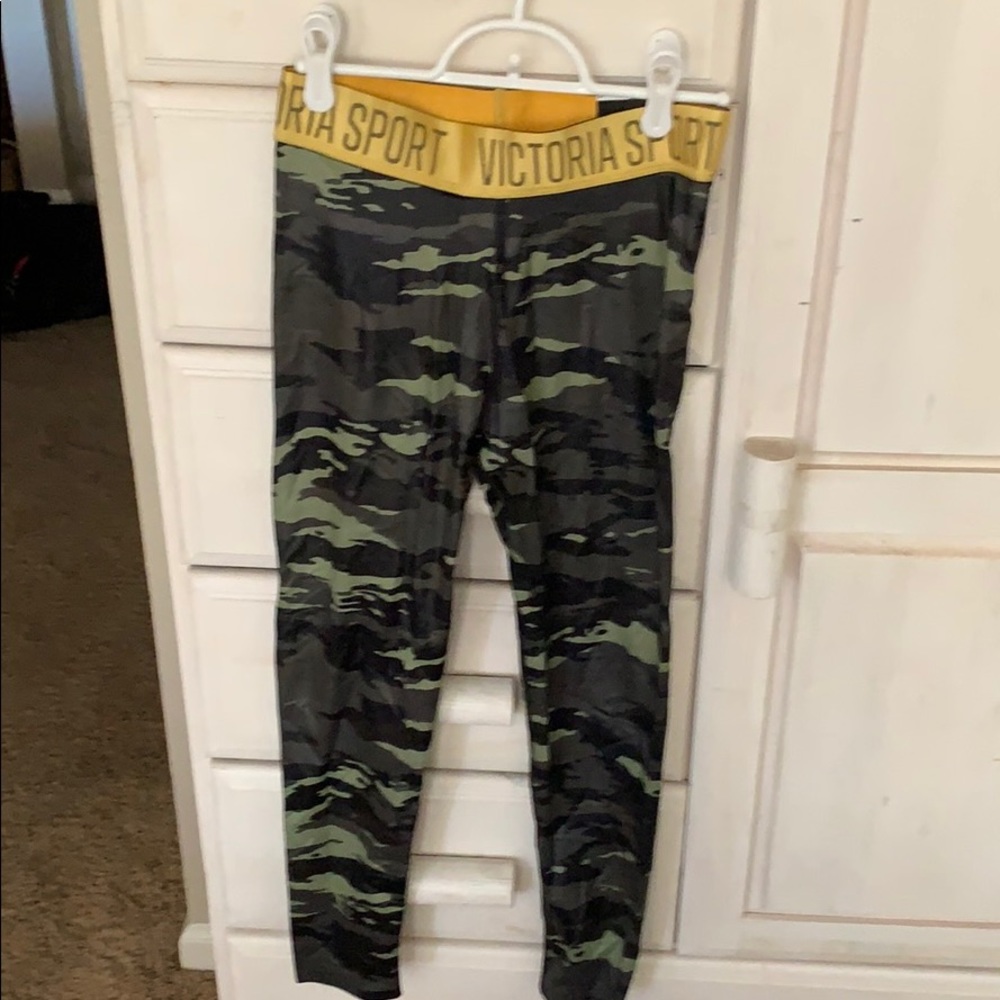 VS sport camo leggings